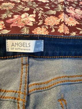 Light Blue Women's Jeans — Slim Classic